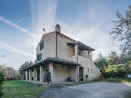 AGRITURISMO FOR SALE IN TORRE DI PALME IN THE MARCHE ITALY 